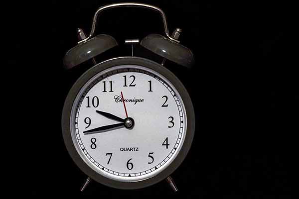 комендантська година комендантська година