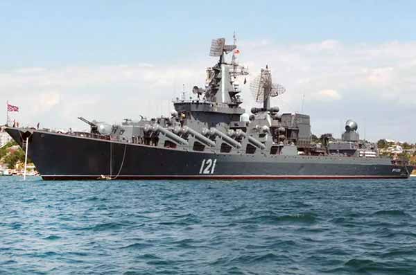 У Чорному морі горить російський військовий корабель 