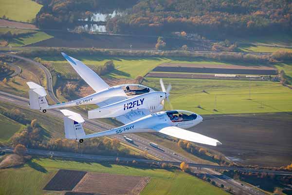  Воднево-електричний <b>пасажирський</b> <b>літак</b> H2FLY встановив новий рекорд висоти 