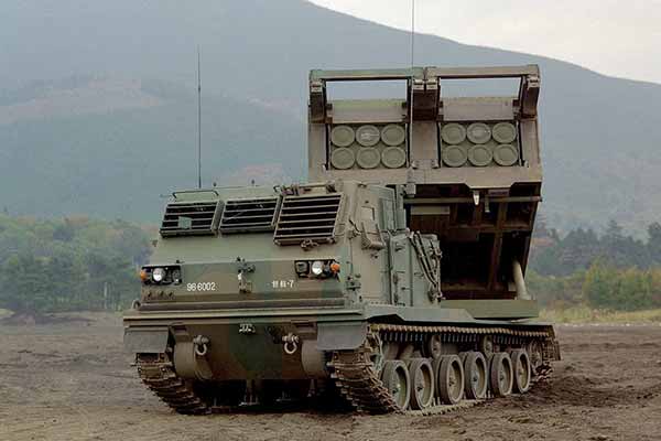 M270 реактивні системи залпового вогню M270 реактивні системи залпового вогню