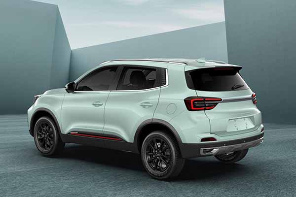 Ззаду змінені ліхтарі кросовера