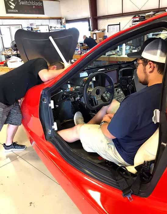 Лтаючий автомобіль