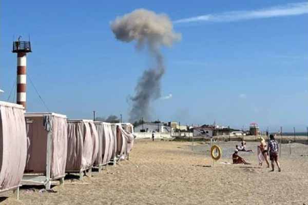 Паніка в Криму, туристи масово тікають з півострова Паніка в Криму, туристи масово тікають з півострова