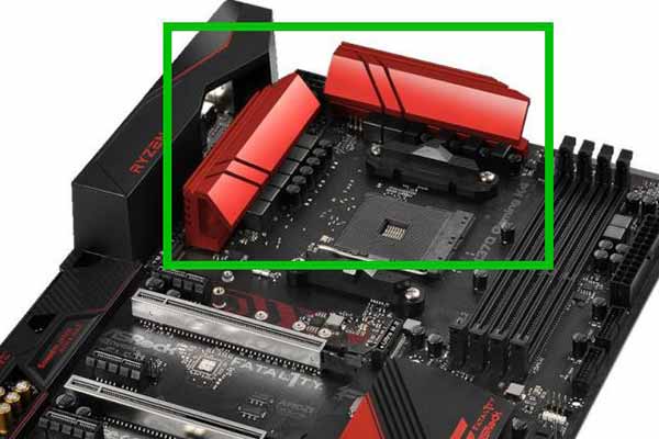 VRM та зверху охолоджуючі радіатори