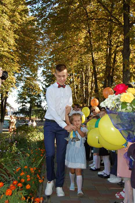 Гребінківська ЗОШ І-ІІІ ст. №4: Перший дзвоник