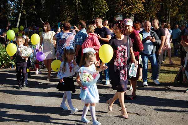 Гребінківська ЗОШ І-ІІІ ст. №4: Перший дзвоник