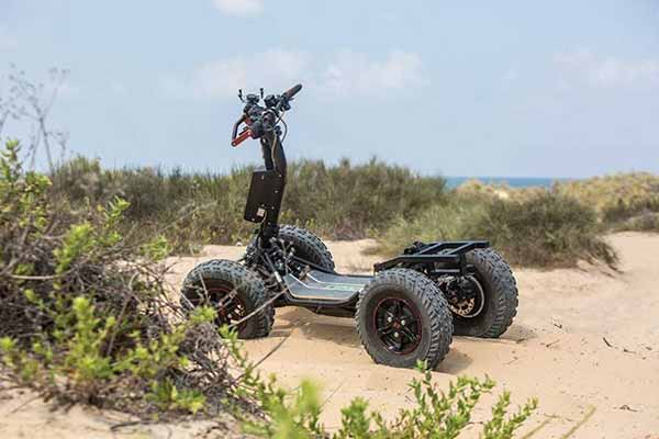 повнопривідний електросамокат-всюдихід підвищеної прохідності EZRaider повнопривідний електросамокат-всюдихід підвищеної прохідності EZRaider