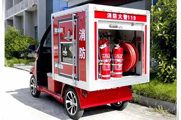 Китайці показали одномісну електричну пожежну машину