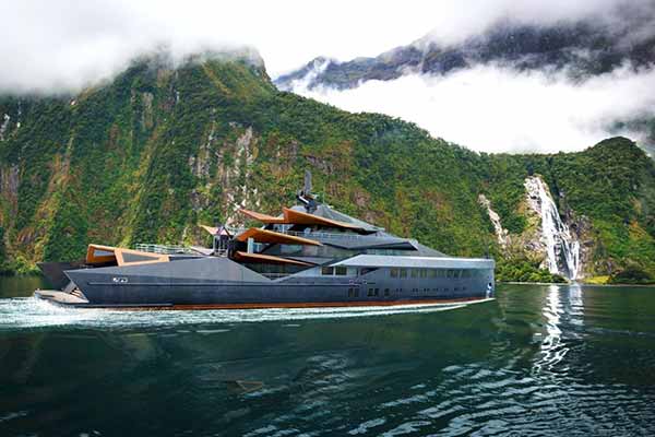 Суперяхти довжиною 262 фути (80 метрів)