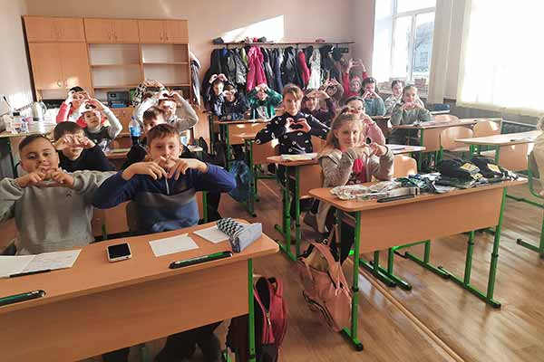 Подарунок вдячності від Гребінківської гімназії