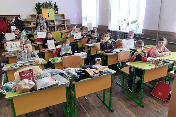 Подарунок вдячності від Гребінківської гімназії