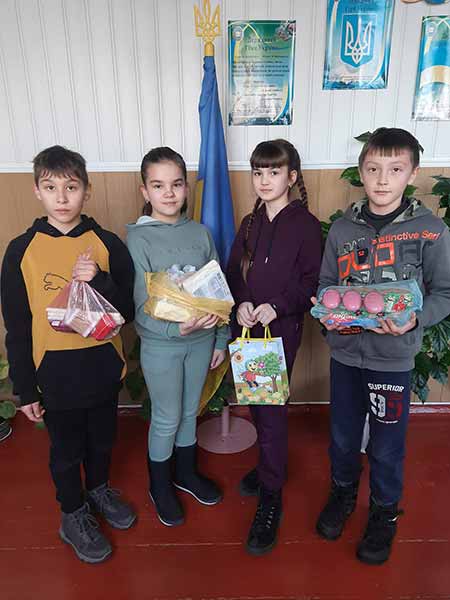 Подарунок вдячності від Гребінківської гімназії