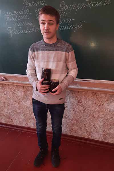 Подарунок вдячності від Гребінківської гімназії