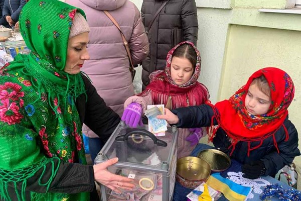 Гребінка. Радуйся, земле, коляда іде, Україні перемогу несе