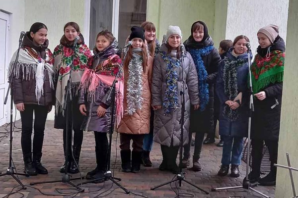 Гребінка. Радуйся, земле, коляда іде, Україні перемогу несе