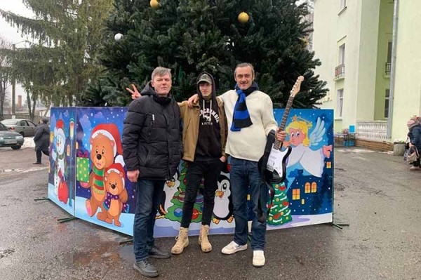 Гребінка. Радуйся, земле, коляда іде, Україні перемогу несе