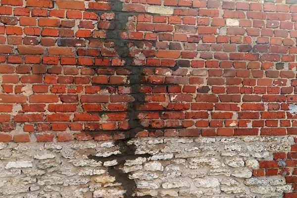 тріщина в стіні