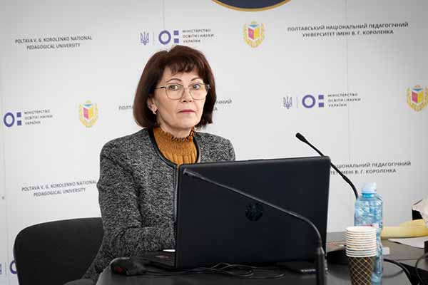 Людмила Бабенко Модераторка круглого столу Людмила Бабенко Модераторка круглого столу