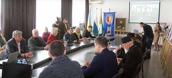 Під час круглого столу Під час круглого столу