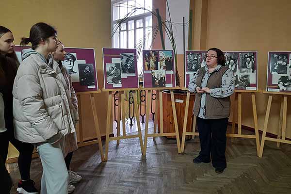 Наталія Кузьменко представила виставку Наталія Кузьменко представила виставку