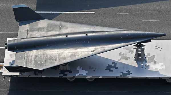 WZ-8 – надзвуковий безпілотник