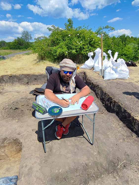 На Полтавщині знайшли зброю та прикраси доби Середньовіччя