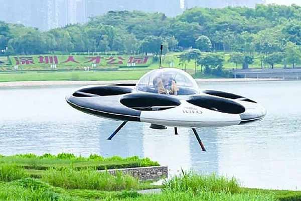 перша в світі пілотована тарілка з вертикальним зльотом