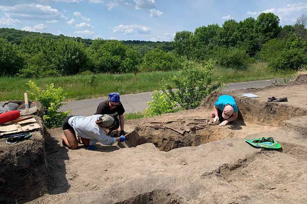 На Полтавщині знайшли зброю та прикраси доби Середньовіччя