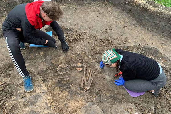 На Полтавщині знайшли зброю та прикраси доби Середньовіччя