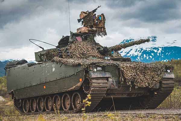 Шведська БМП Combat Vehicle 90 – високомобільна платформа, створена для розвідки, евакуації, вогневої підтримки