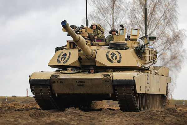 Спеціальні генератори посилять системи озброєння та захисту бойових танків Abrams M1A2