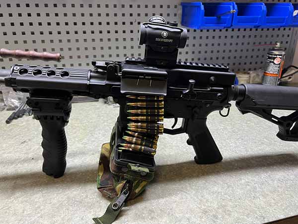 Українські інженери придумали як з автомата зробити кулемет Українські інженери придумали як з автомата зробити кулемет