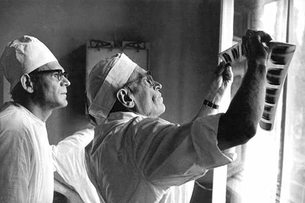 Микола Амосов