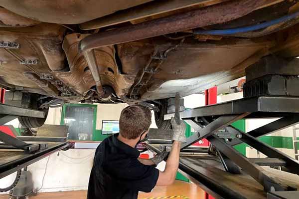 Качественный и недорогой ремонт ходовой части автомобиля Качественный и недорогой ремонт ходовой части автомобиля