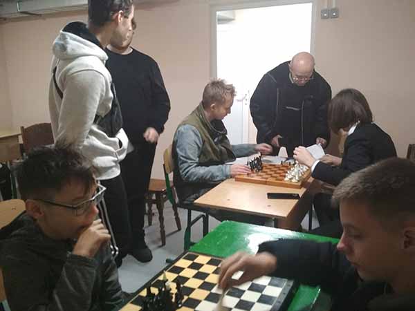 У шахах виграє той, хто вміє мислити на кілька кроків вперед