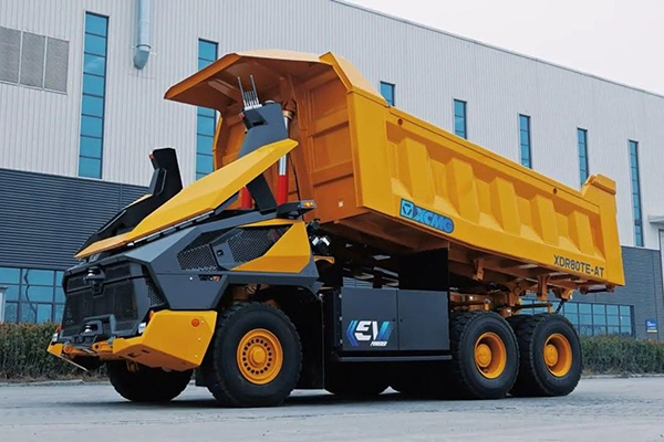 автономна, електрична вантажівка XDR80TE-AT