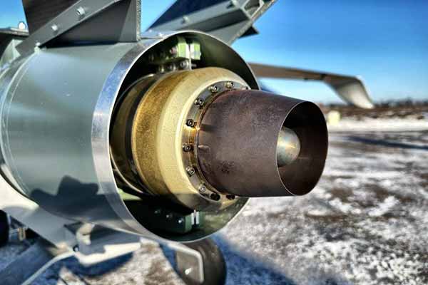 Випробування нового безпілотника-камікадзе із реактивним двигуном