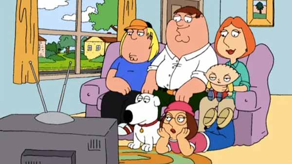 Семья Грифонов смотрит телевизор Семья Грифонов смотрит телевизор