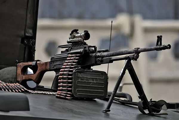Дрон DJI Agras T30 оснастили кулеметом ПКМ 7,62х54 мм та гранатометом