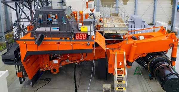 Електричний 244-тонний прототип самоскида