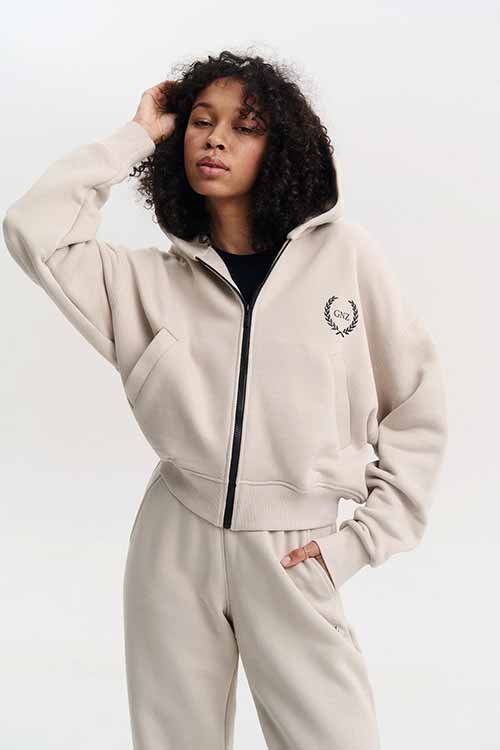 Худі: елегантний, спортивний, комфортний одяг