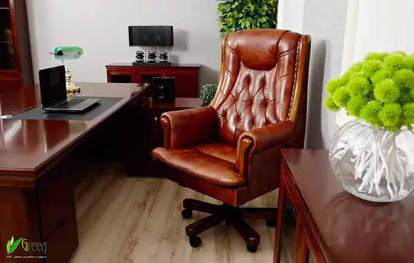 офисное кресло руководителя