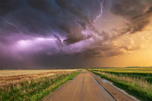 Липневі контрасти зі спекою та грозою