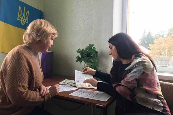 обговорення з юристом Гребінківського бюро