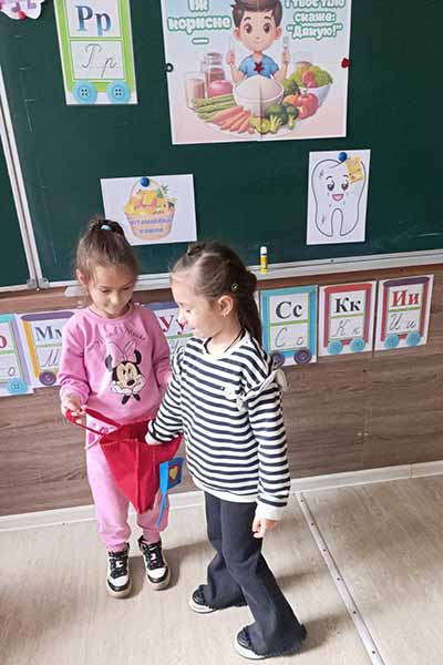 Класна година «Харчуйся правильно – сяй здоров’ям»