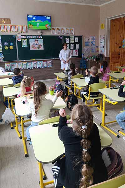 Класна година «Харчуйся правильно – сяй здоров’ям»