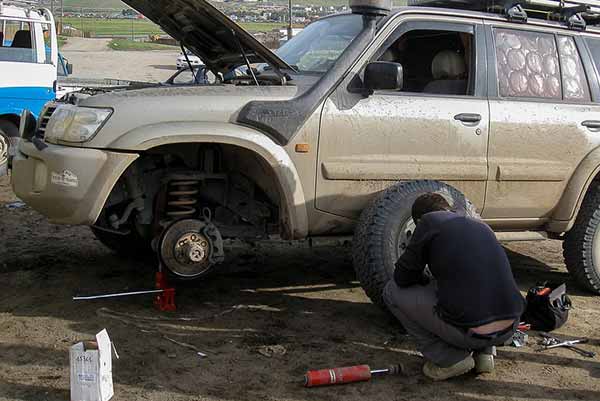 Как проверить задние амортизаторы: быстрое и прост...