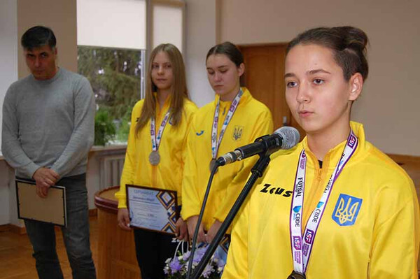 у Гребінці відбулася позачергова сесія міської ради
