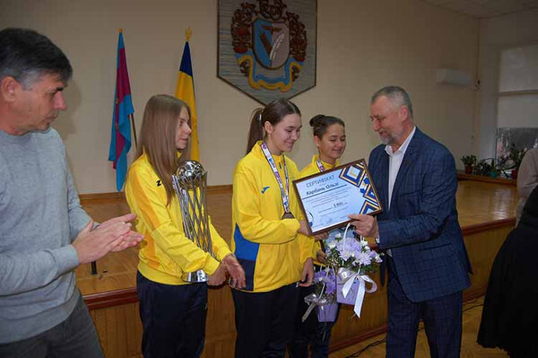 у Гребінці відбулася позачергова сесія міської ради
