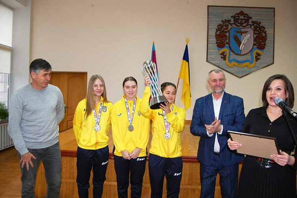 у Гребінці відбулася позачергова сесія міської ради